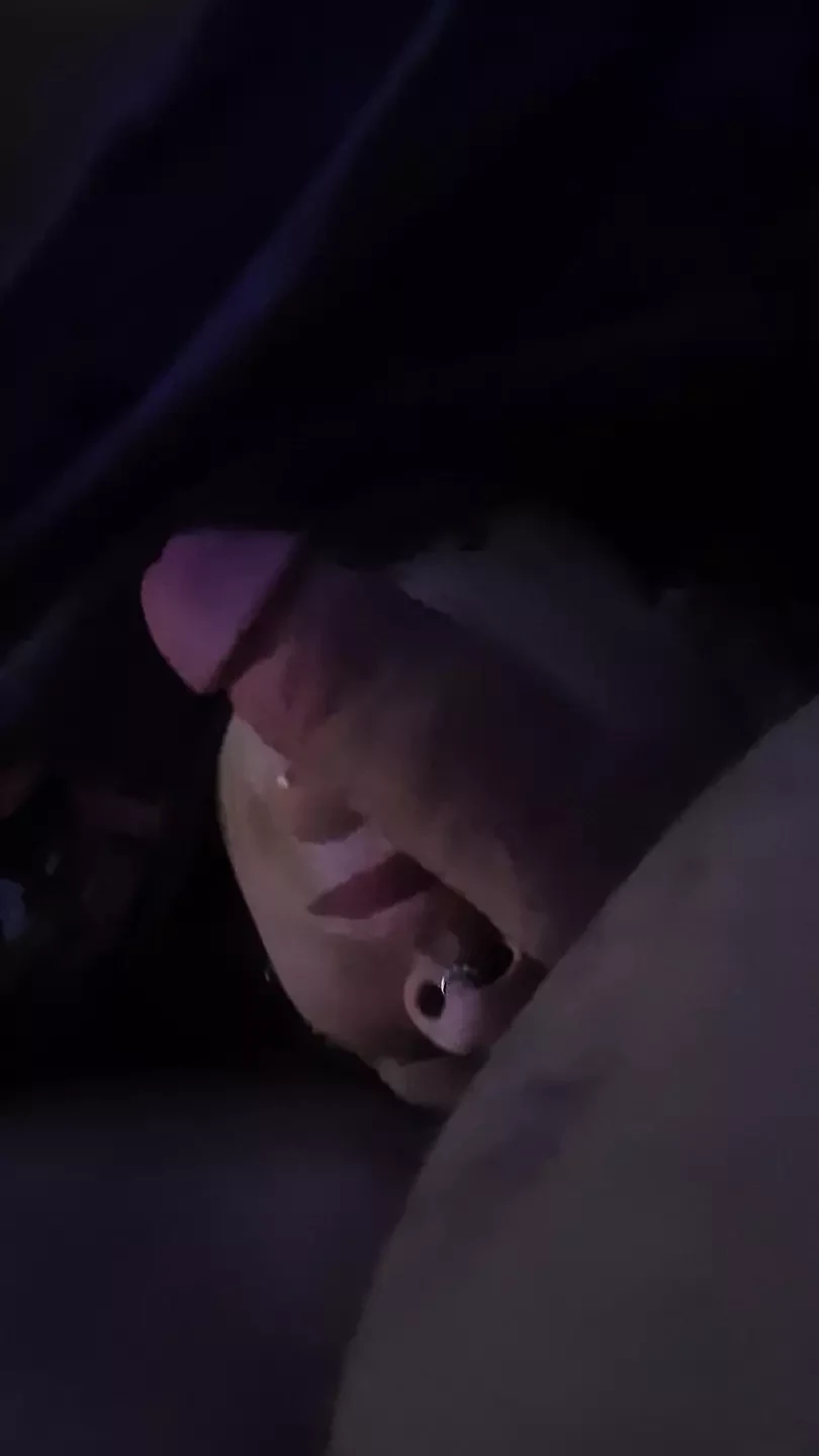 Rubbing my dick on step mom’s face